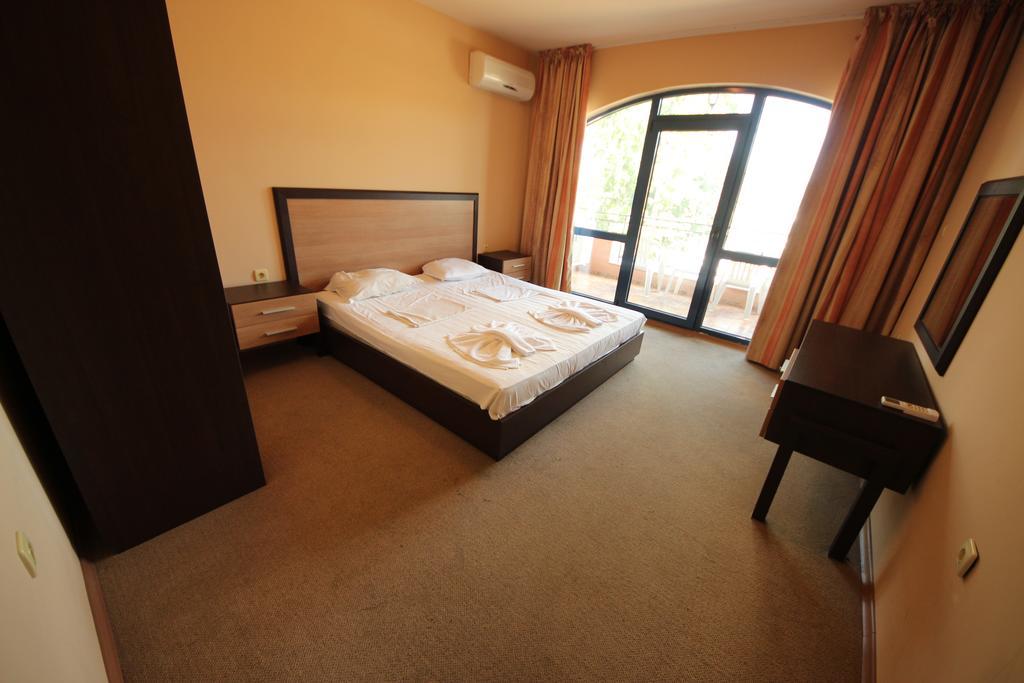 Menada Villa Bonita Apartments Sunny Beach Exterior photo